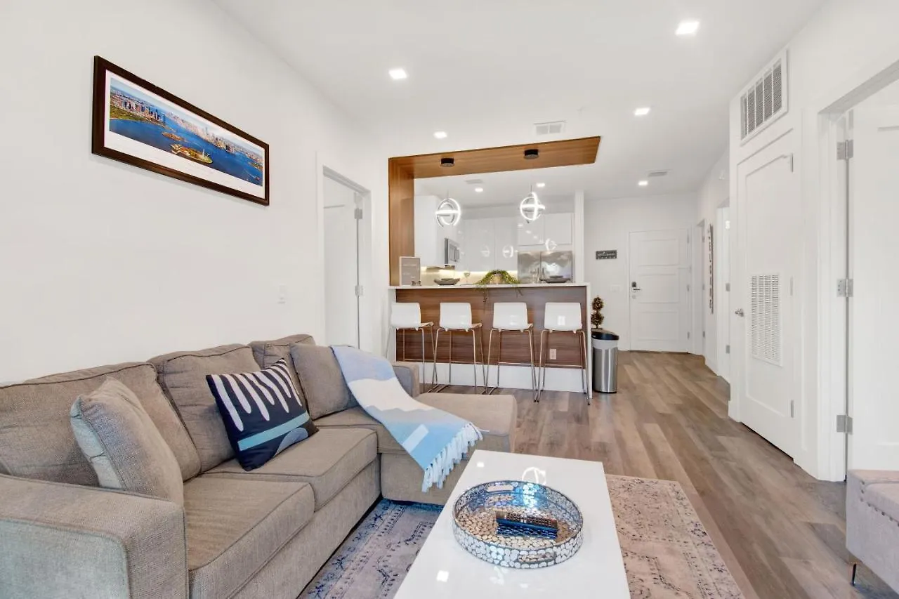 Nest Away 2 Queen Near Ewr-Penn- Free Parking Apartment Newark 0*,  United States